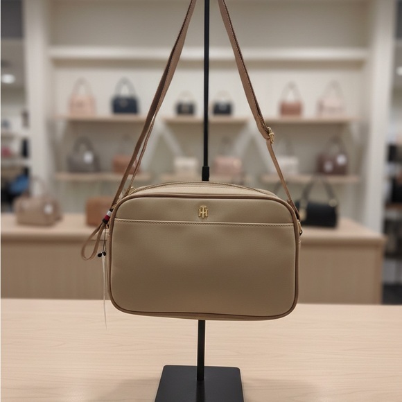Handbags - Tommy Hilfiger Elegant Tan Crossbody Bag
